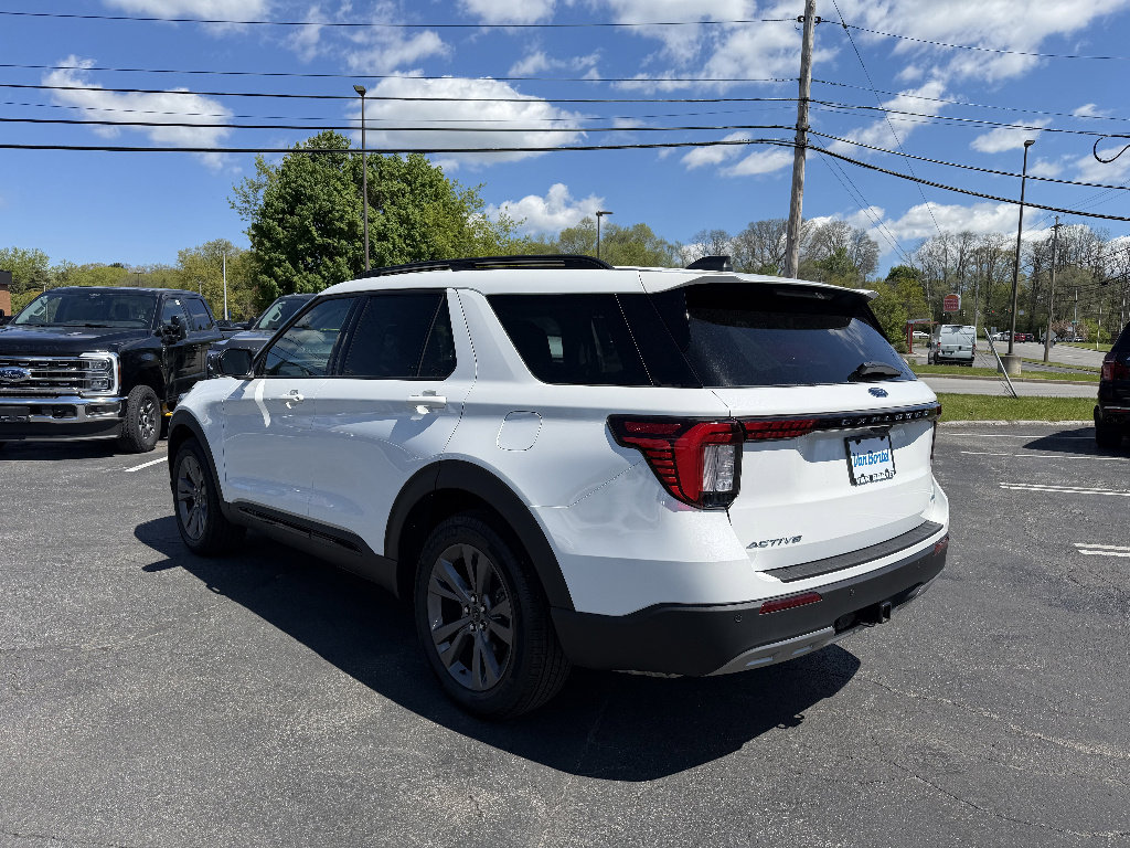 Used 2026 Ford Explorer Active w/ Active Comfort Package AWD/4WD image 3