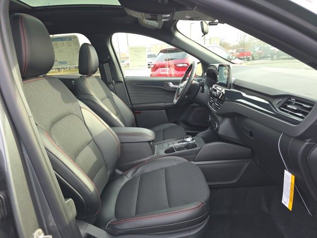 New 2026 Ford Escape ST-Line w/ Cold Weather Package image 18