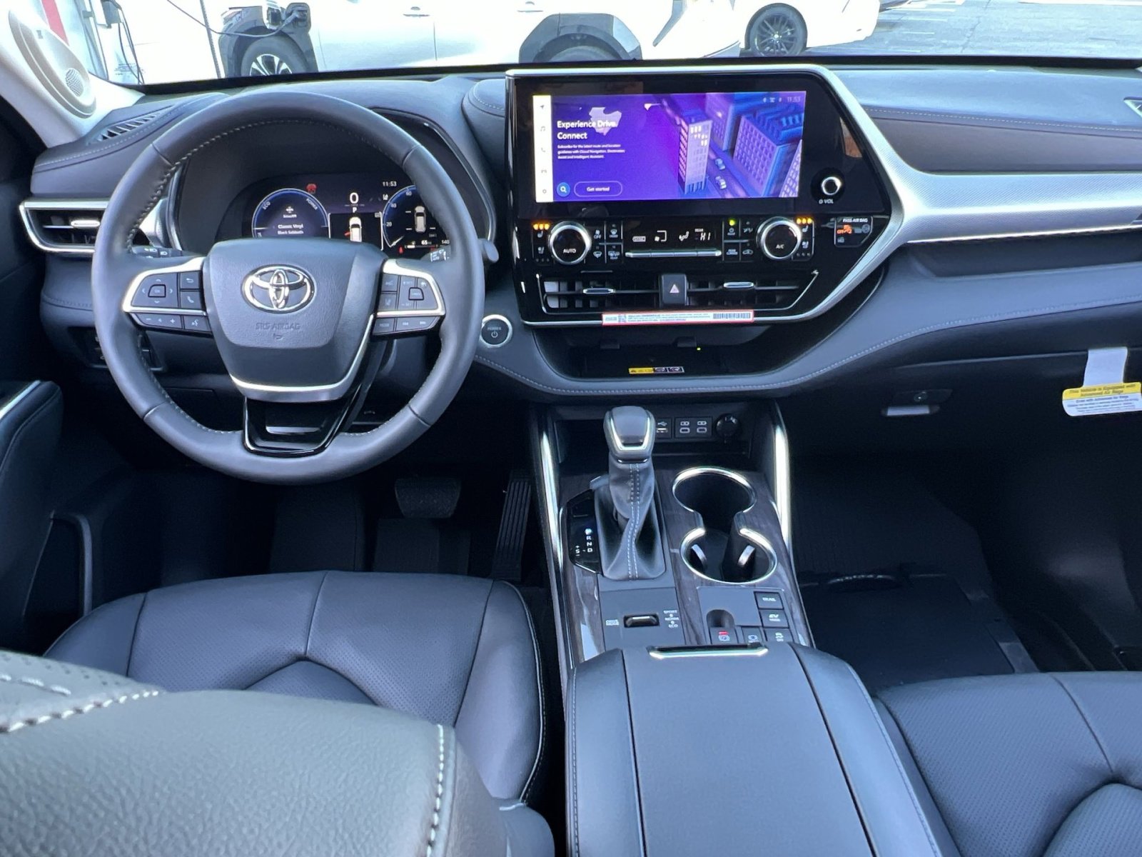 New 2026 Toyota Highlander Platinum image 18