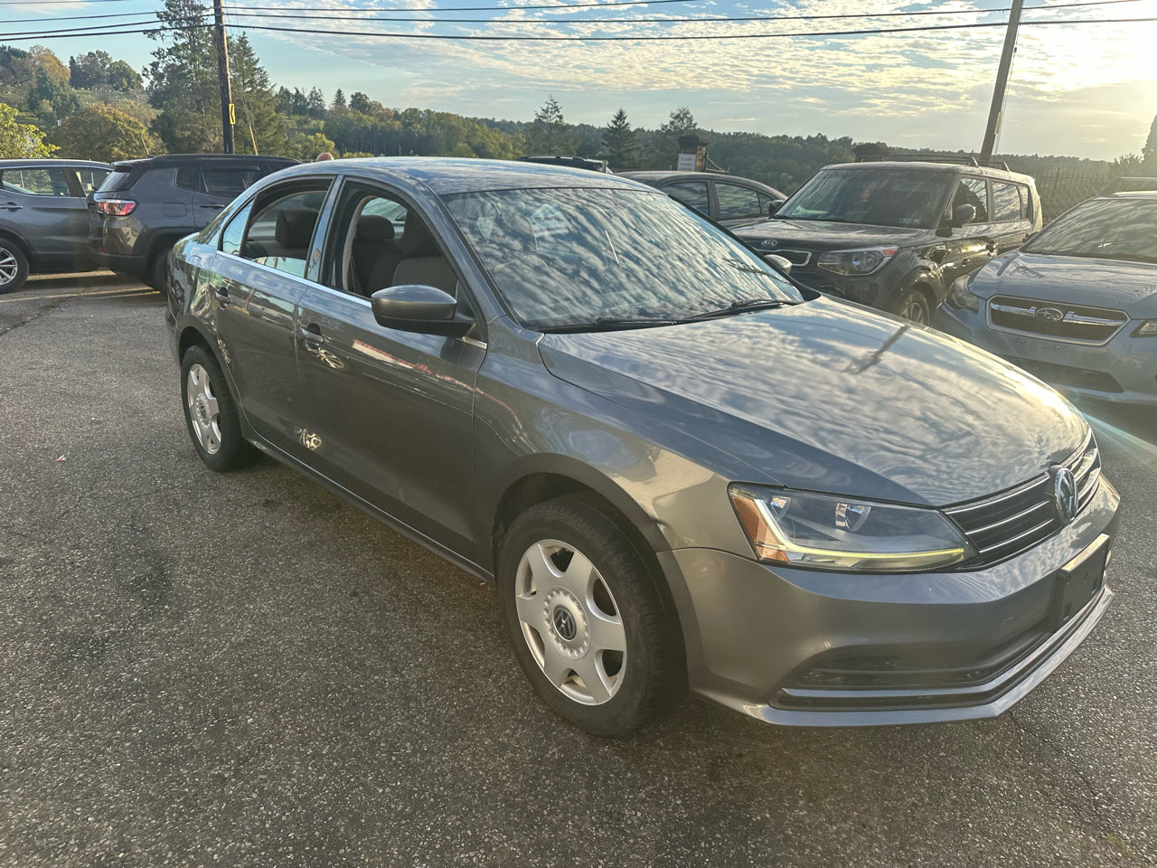 Used 2017 Volkswagen Jetta S image 1