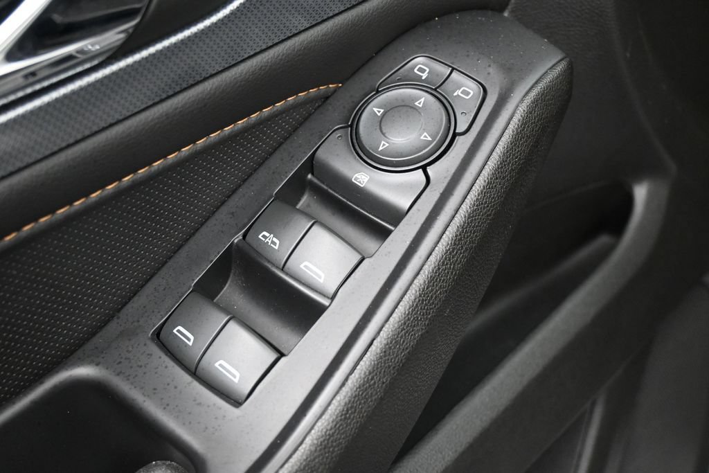 Used 2021 Chevrolet Traverse Premier w/ Redline Edition FWD image 14