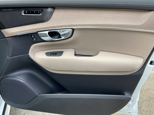 New 2026 Volvo XC90 B6 Ultra image 19
