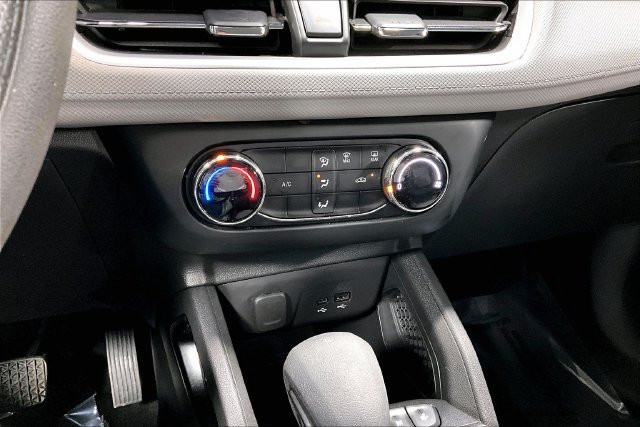 Used 2024 Chevrolet TrailBlazer LS FWD image 15