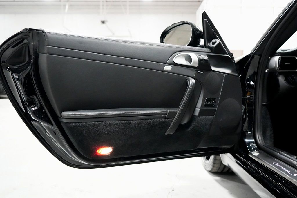 Used 2009 Porsche 911 Carrera S image 18