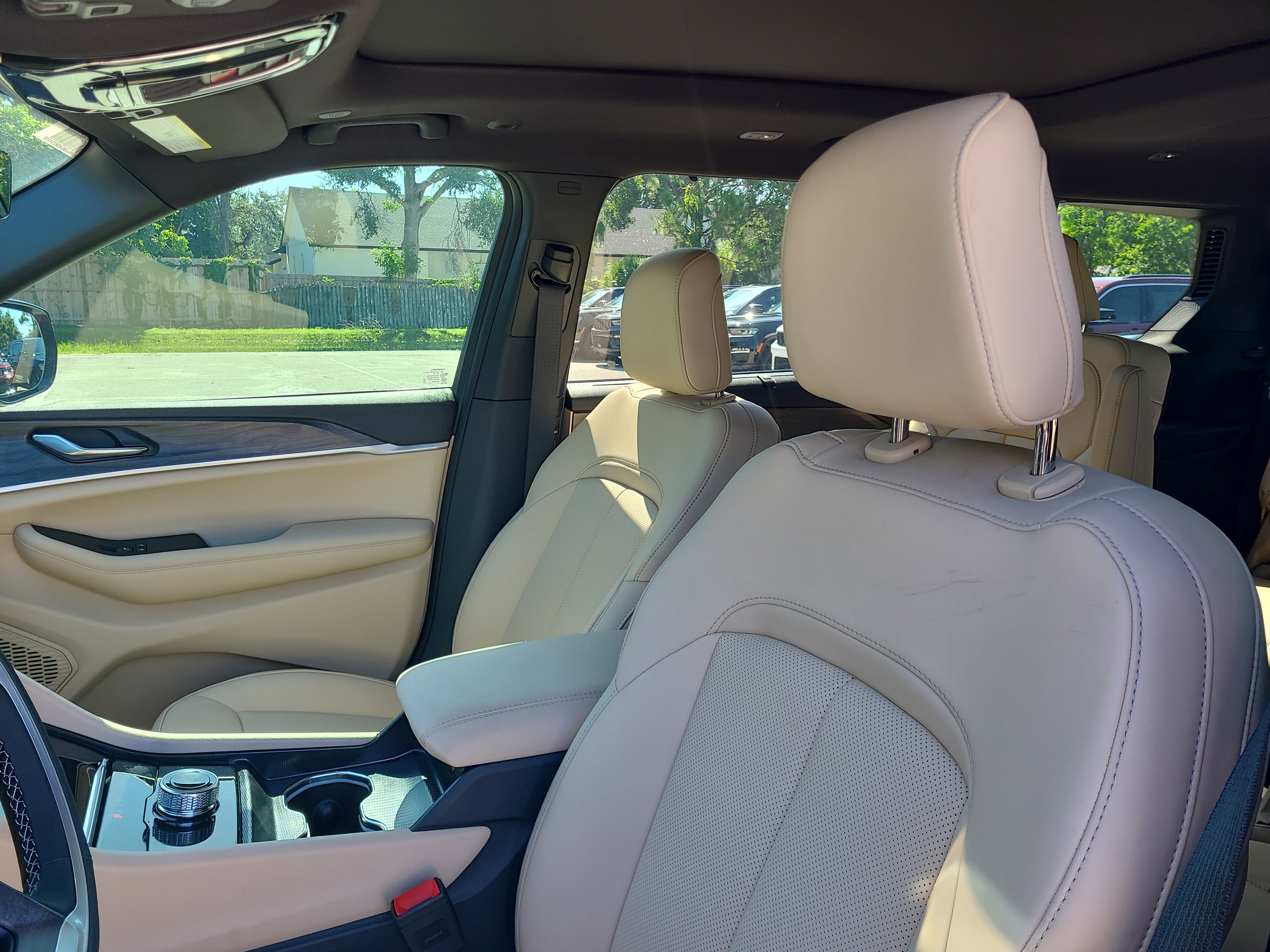New 2025 Jeep Grand Cherokee L Limited w/ Luxury Tech Group II RWD image 9