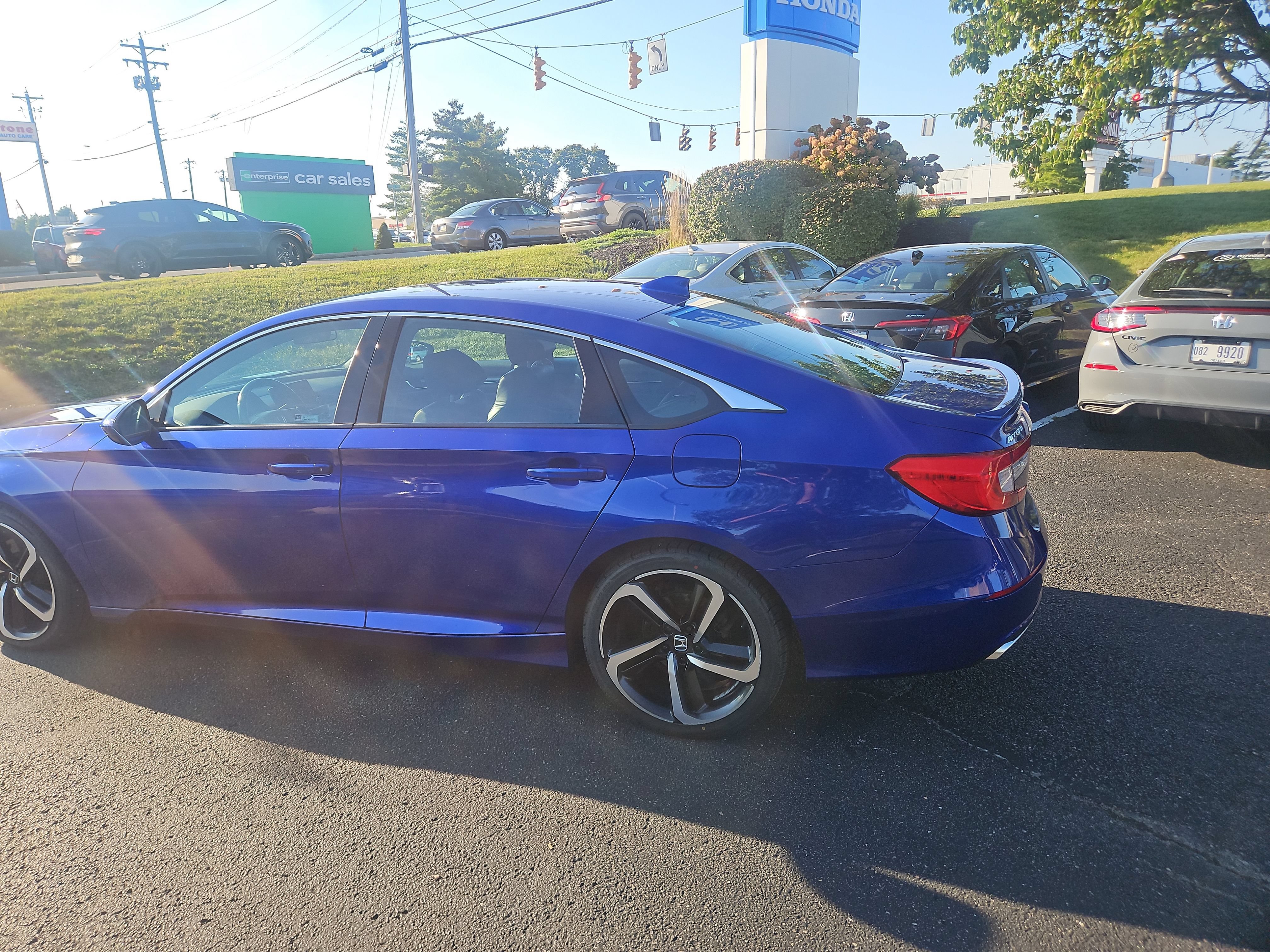 Used 2018 Honda Accord Sport image 8