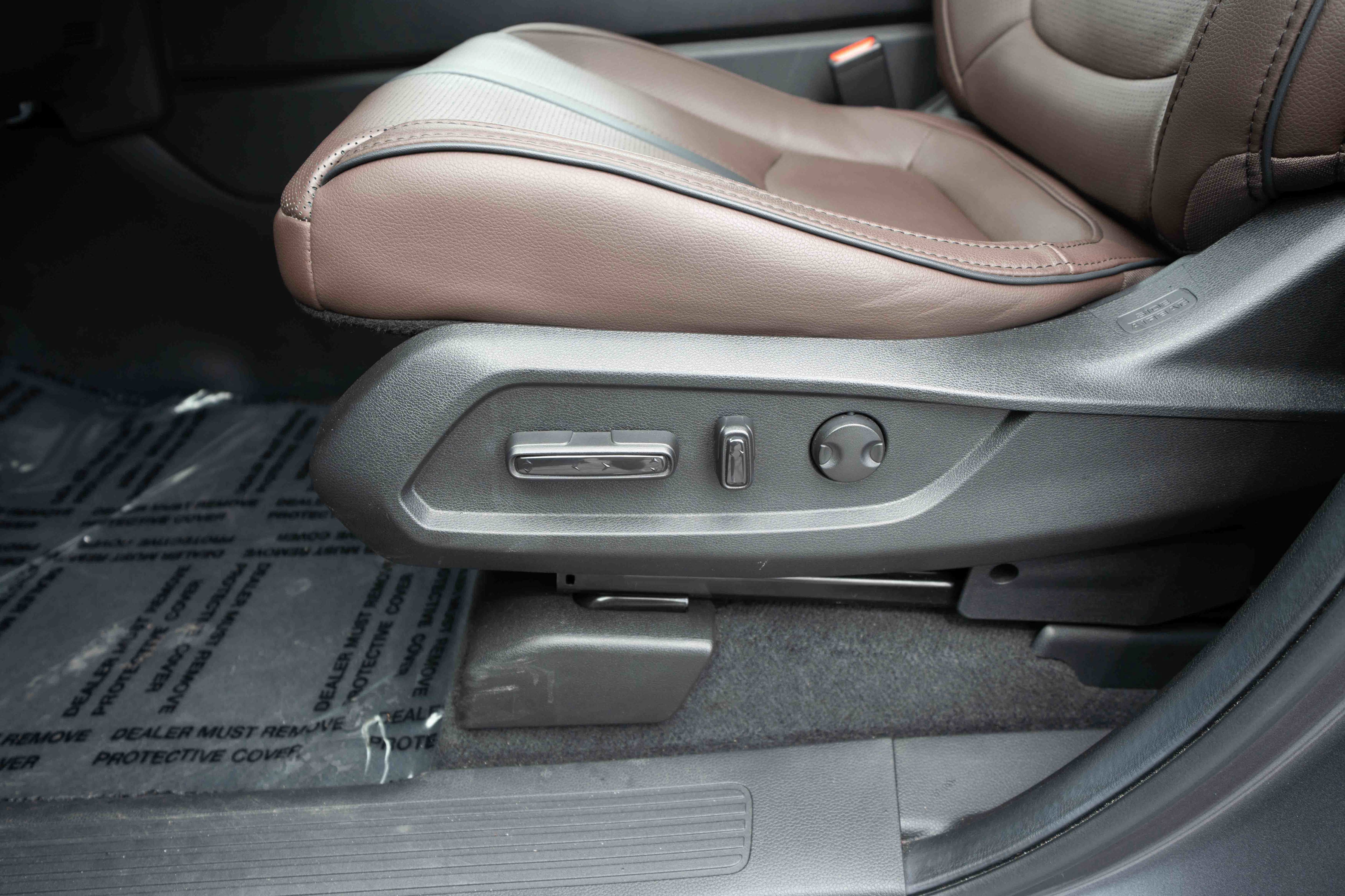 Used 2025 Honda Pilot Elite image 12
