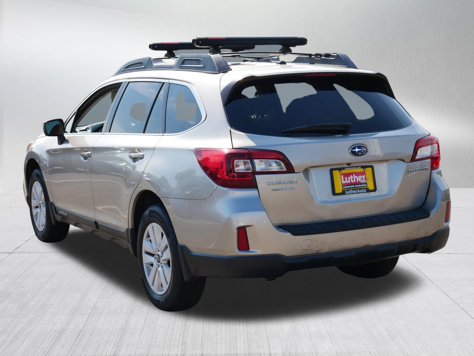 Used 2015 Subaru Outback 2.5i Premium AWD/4WD image 3