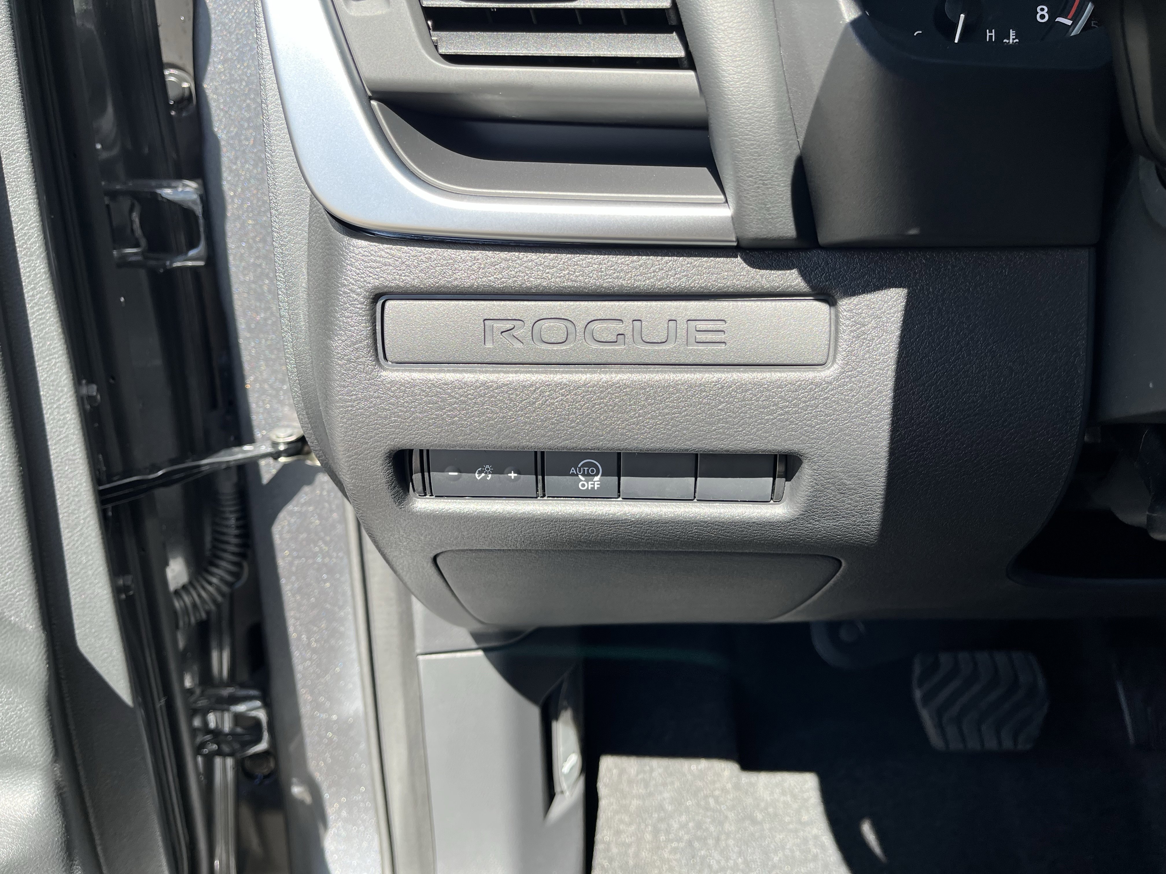 New 2026 Nissan Rogue S image 14