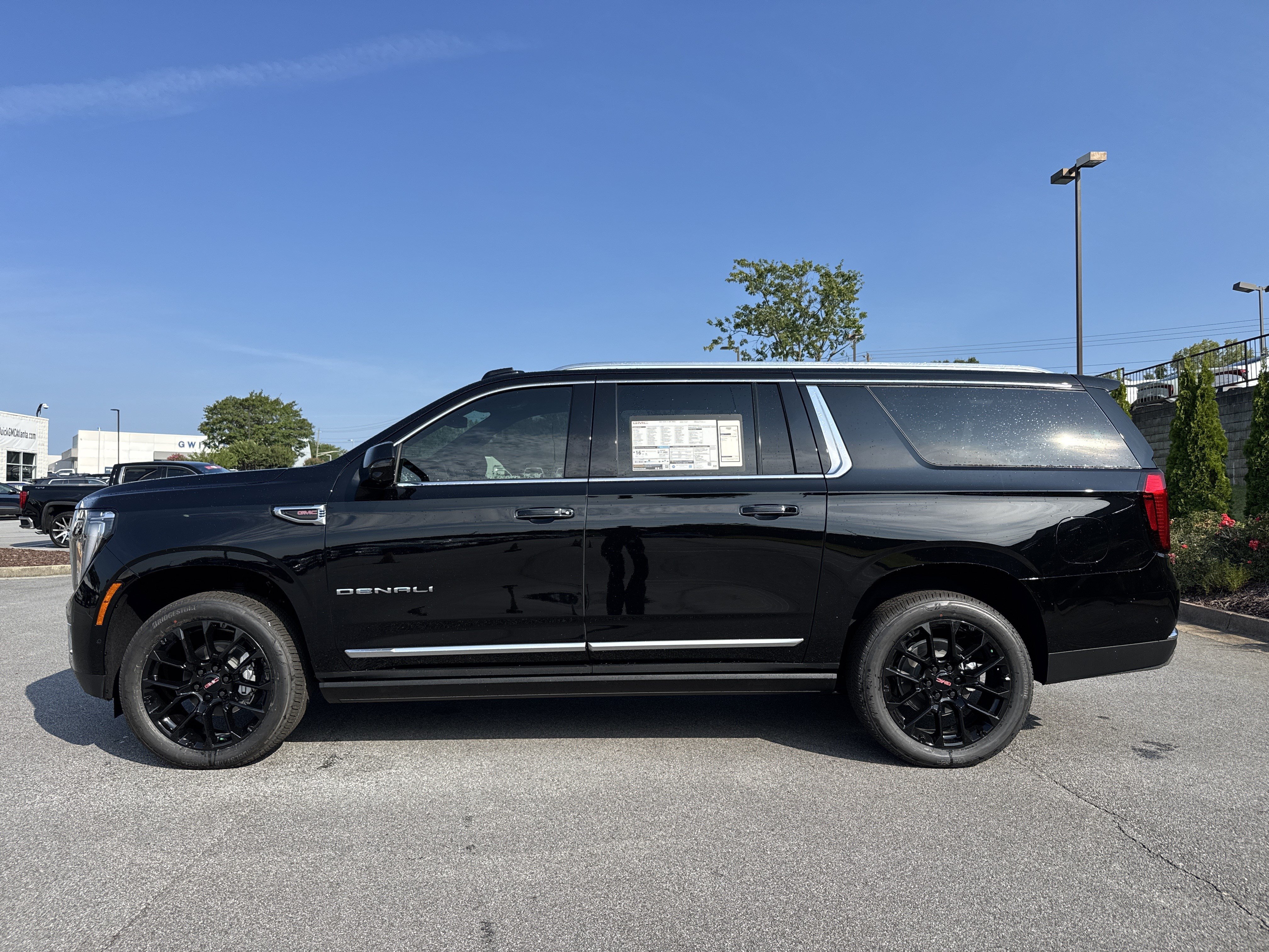 New 2026 GMC Yukon XL Denali w/ Sun & Power Step Package AWD/4WD image 7