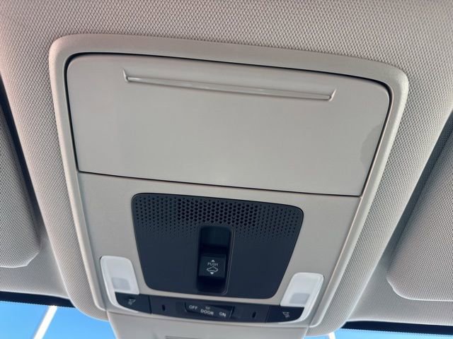 Used 2025 Honda CR-V EX-L image 35