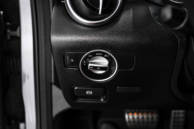 Used 2014 Mercedes-Benz SLK 250 image 21