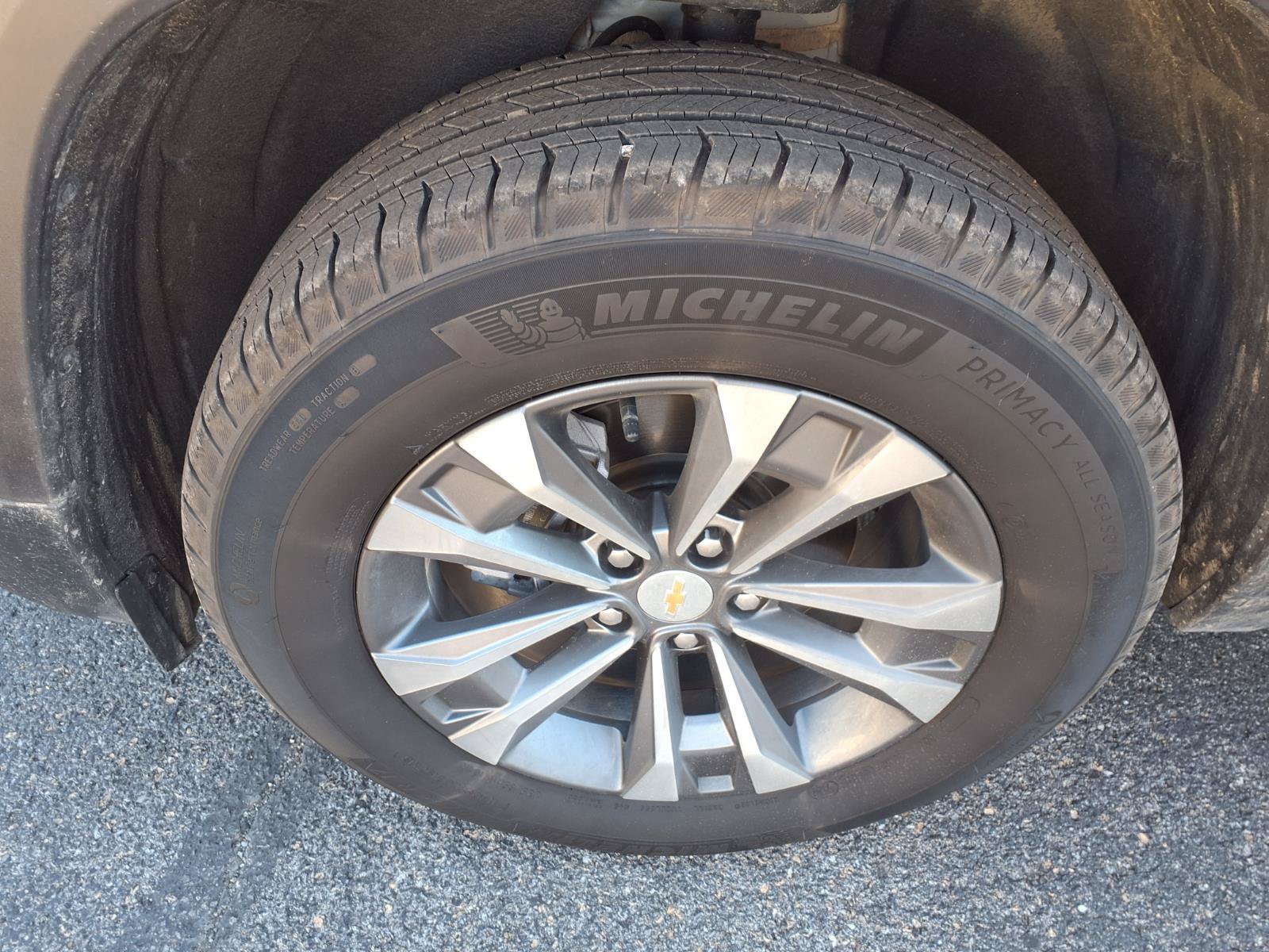 Used 2026 Chevrolet Equinox LT AWD/4WD image 9