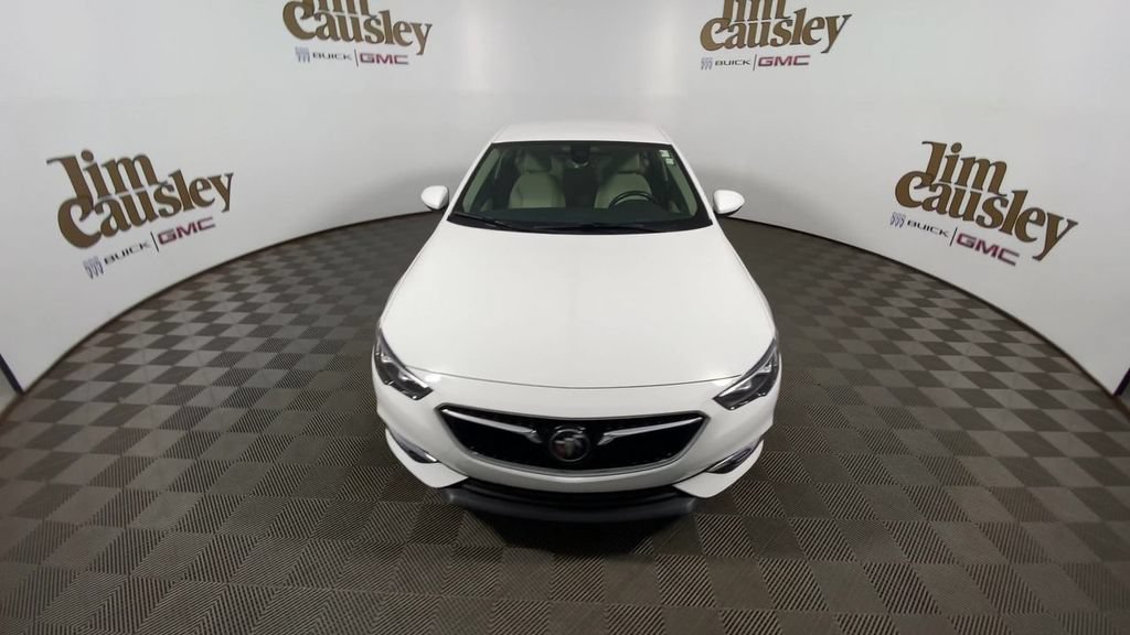 Certified 2018 Buick Regal Essence w/ Driver Confidence Package #1 AWD/4WD image 3