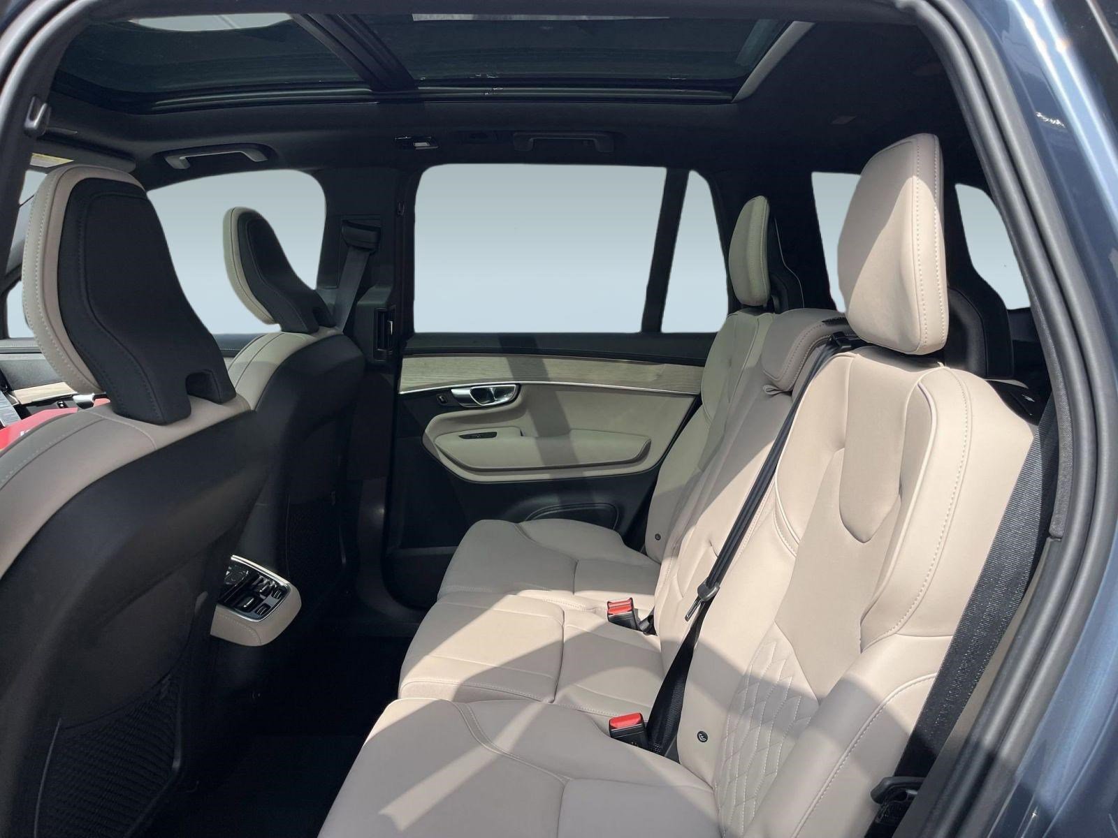 Used 2026 Volvo XC90 B6 Plus w/ Protection Package Premier AWD/4WD image 15