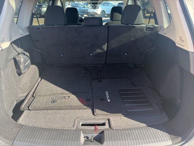 Certified 2023 Nissan Rogue SV image 6