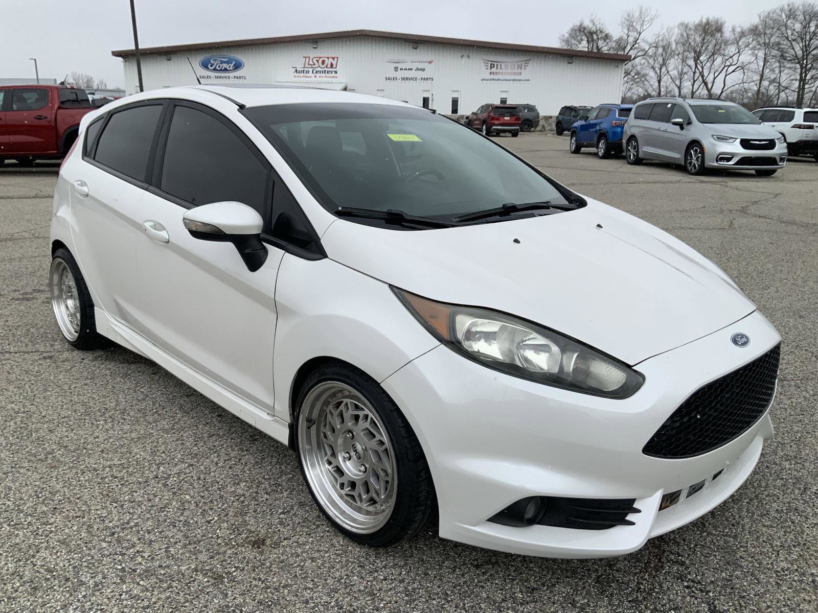 Used 2016 Ford Fiesta ST image 2