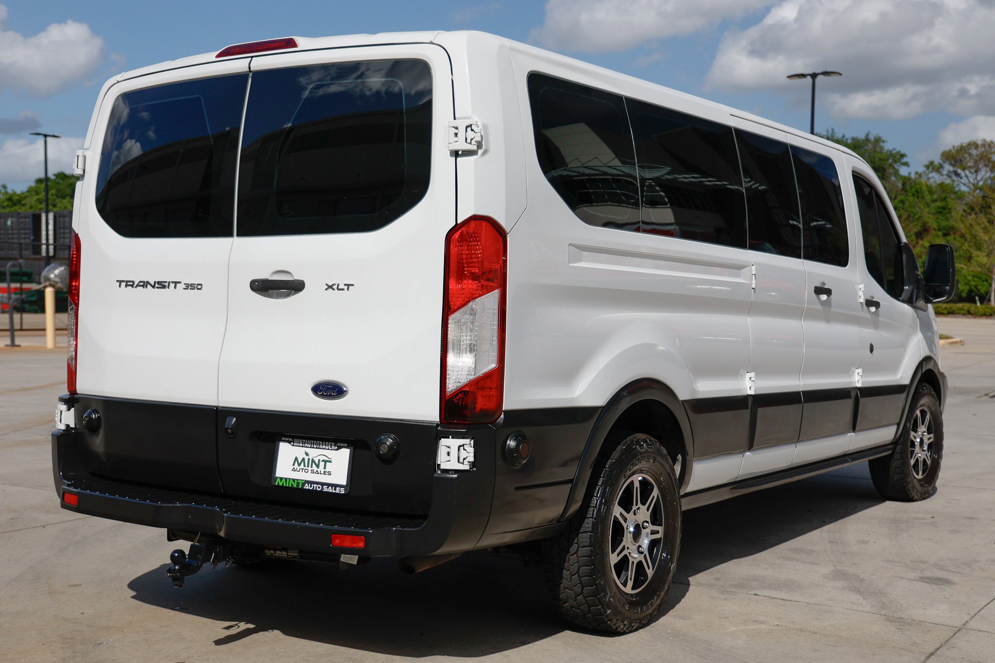 Used 2019 Ford Transit 350 XLT RWD image 14
