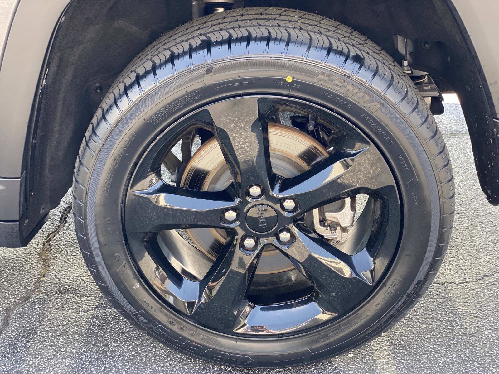 Certified 2023 Jeep Grand Cherokee L Limited w/ Luxury Tech Group II image 16