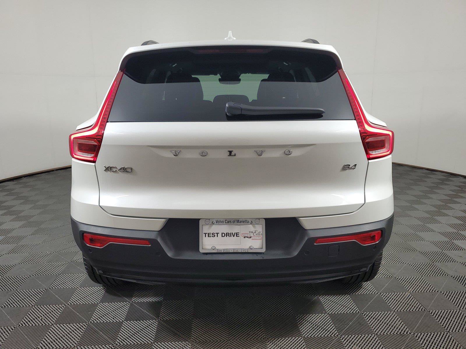 New 2026 Volvo XC40 B4 Core w/ Protection Package Premier FWD image 5