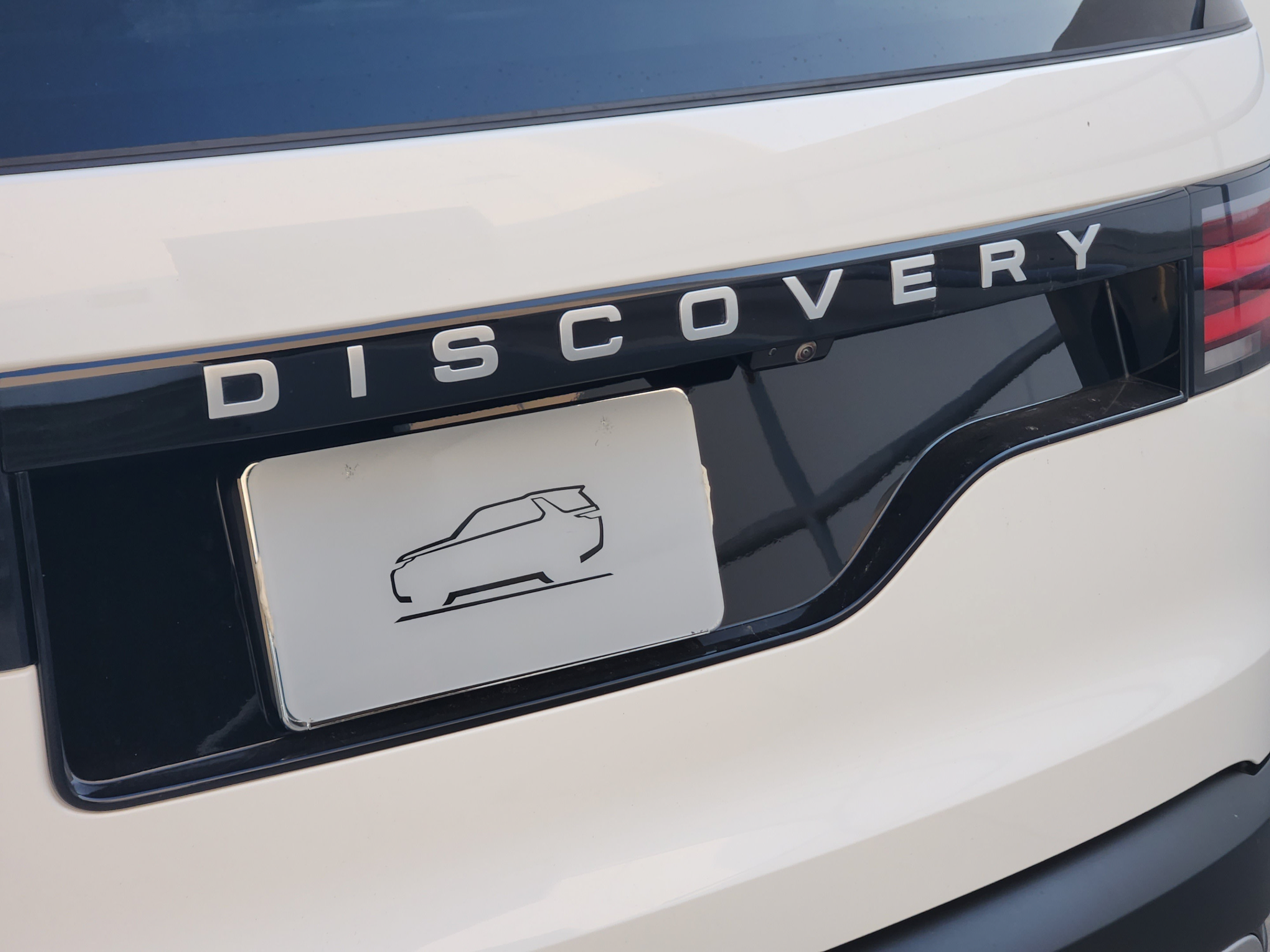 Certified 2025 Land Rover Discovery S AWD/4WD image 36