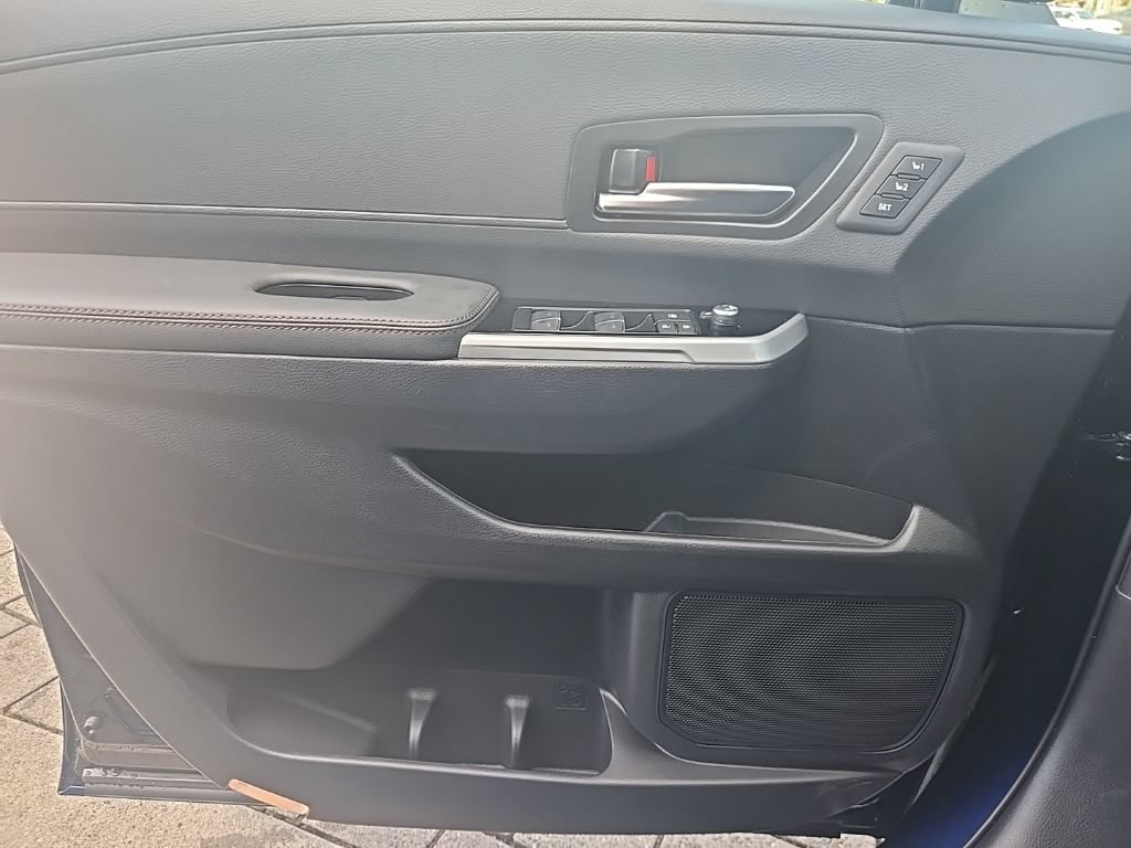 New 2026 Toyota Sienna Platinum AWD/4WD image 17
