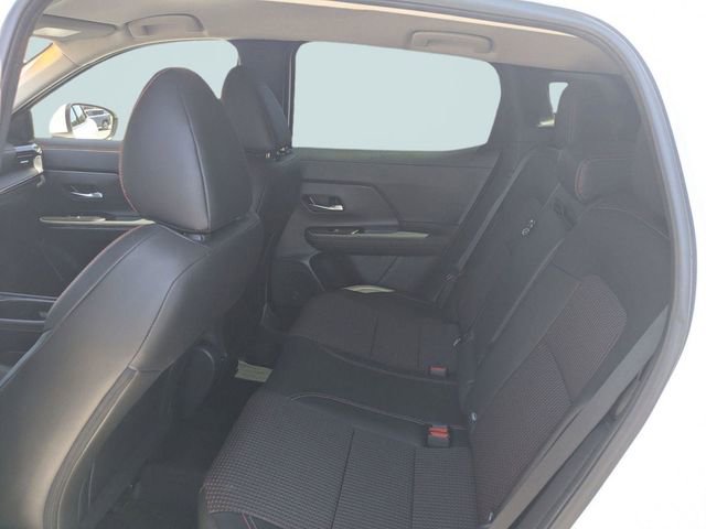Used 2025 Nissan Kicks SR FWD image 13