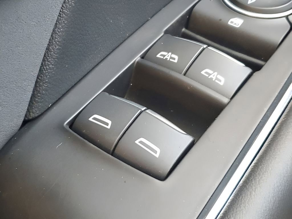 Used 2025 Buick Envision Sport Touring image 33