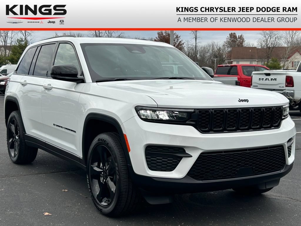 New 2025 Jeep Grand Cherokee Altitude AWD/4WD image 1