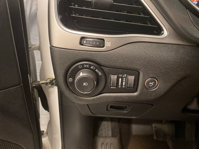Used 2021 Jeep Cherokee High Altitude AWD/4WD image 19