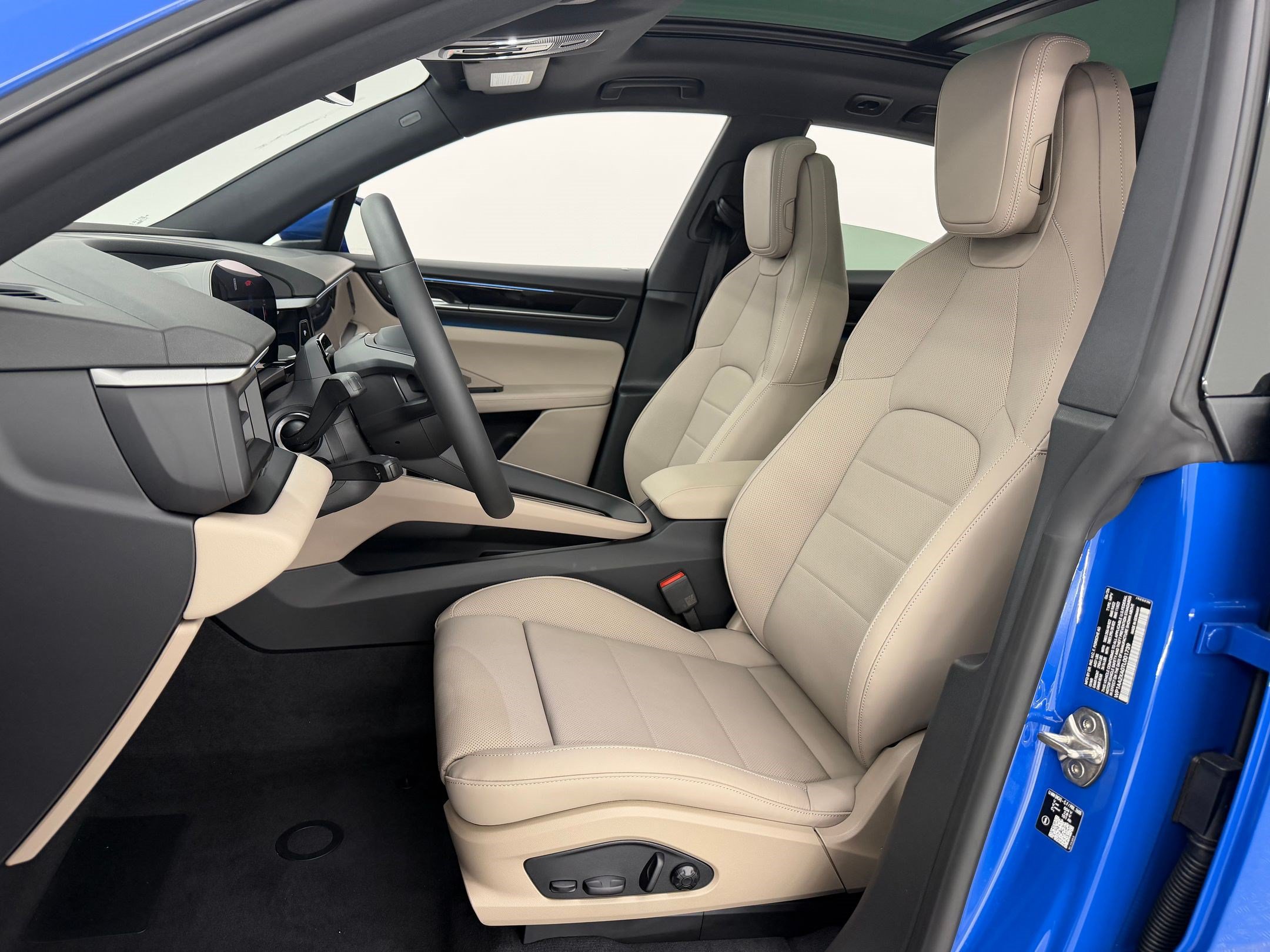 New 2026 Porsche Macan 4 Electric AWD/4WD image 29