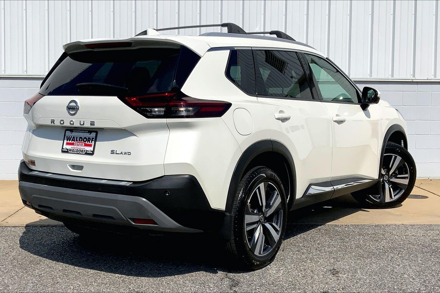 Used 2021 Nissan Rogue SL AWD/4WD image 17