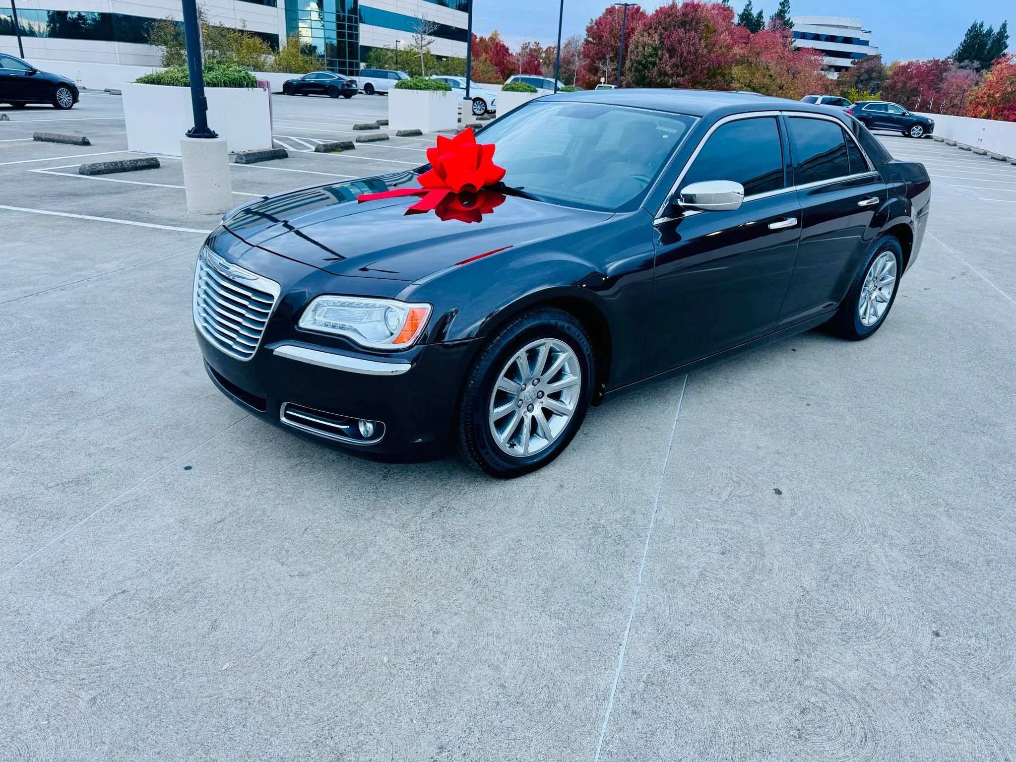 Used 2012 Chrysler 300 Limited RWD image 3
