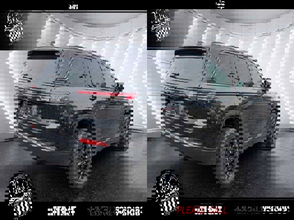 New 2026 Jeep Grand Cherokee Altitude image 4