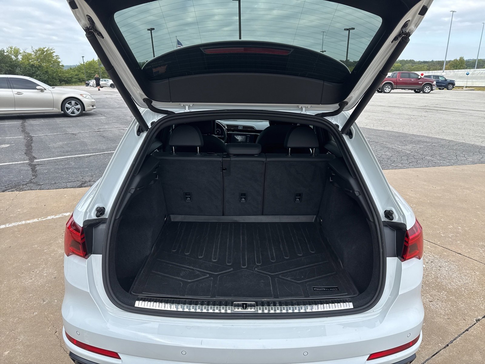 Used 2021 Audi Q3 2.0T Premium w/ Convenience Package image 25