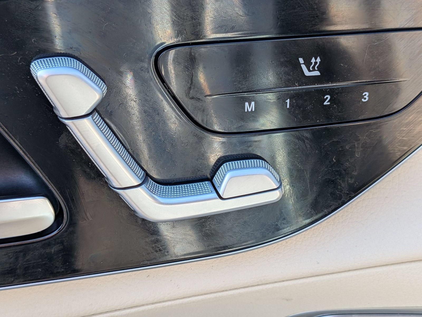 Used 2023 Mercedes-Benz GLC 300 4MATIC w/ Exclusive Trim Package image 16