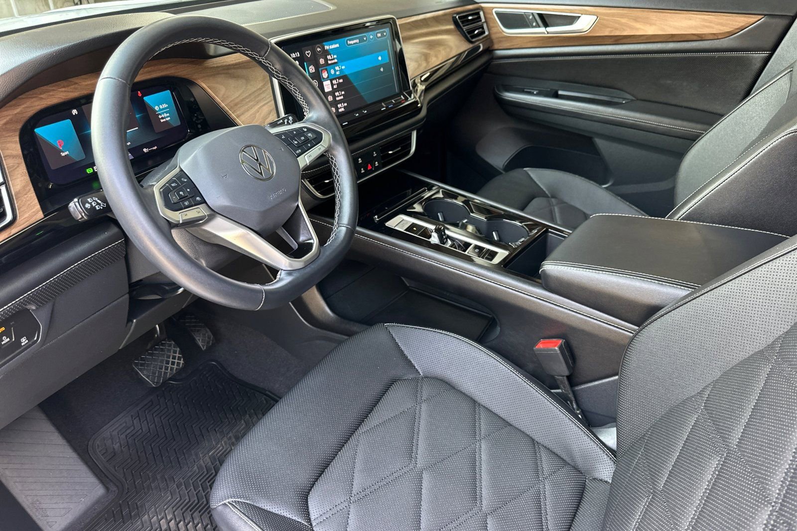 Used 2024 Volkswagen Atlas SE FWD image 10