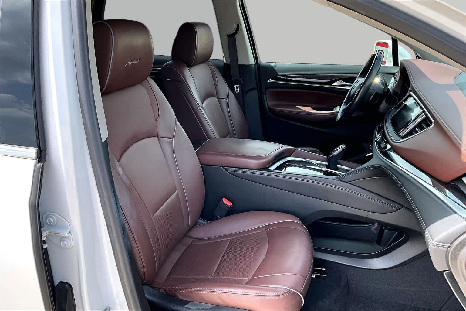 Used 2020 Buick Enclave Avenir w/ Avenir Technology Package FWD image 9