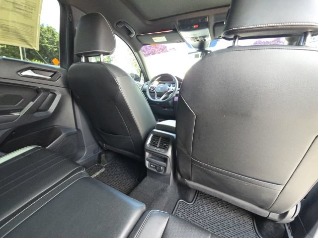 Used 2022 Volkswagen Tiguan SE R-Line AWD/4WD image 18
