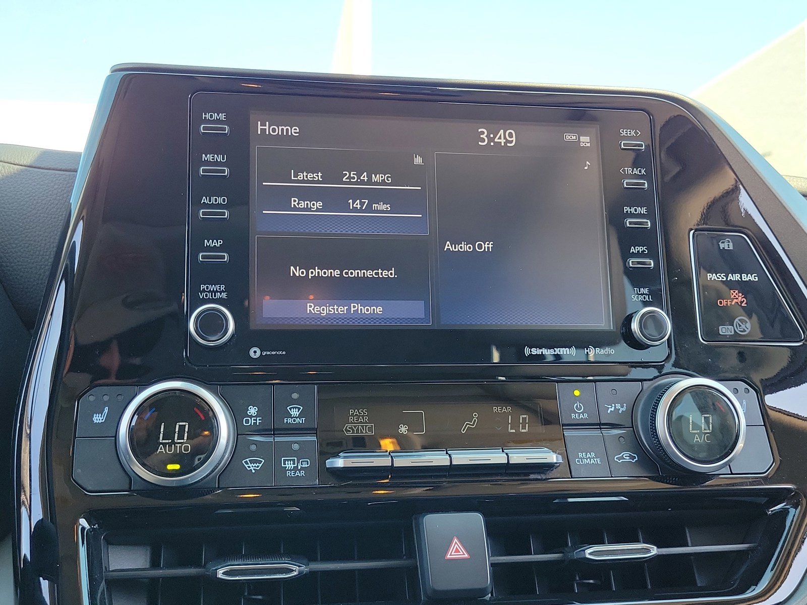 Used 2021 Toyota Highlander XLE image 23