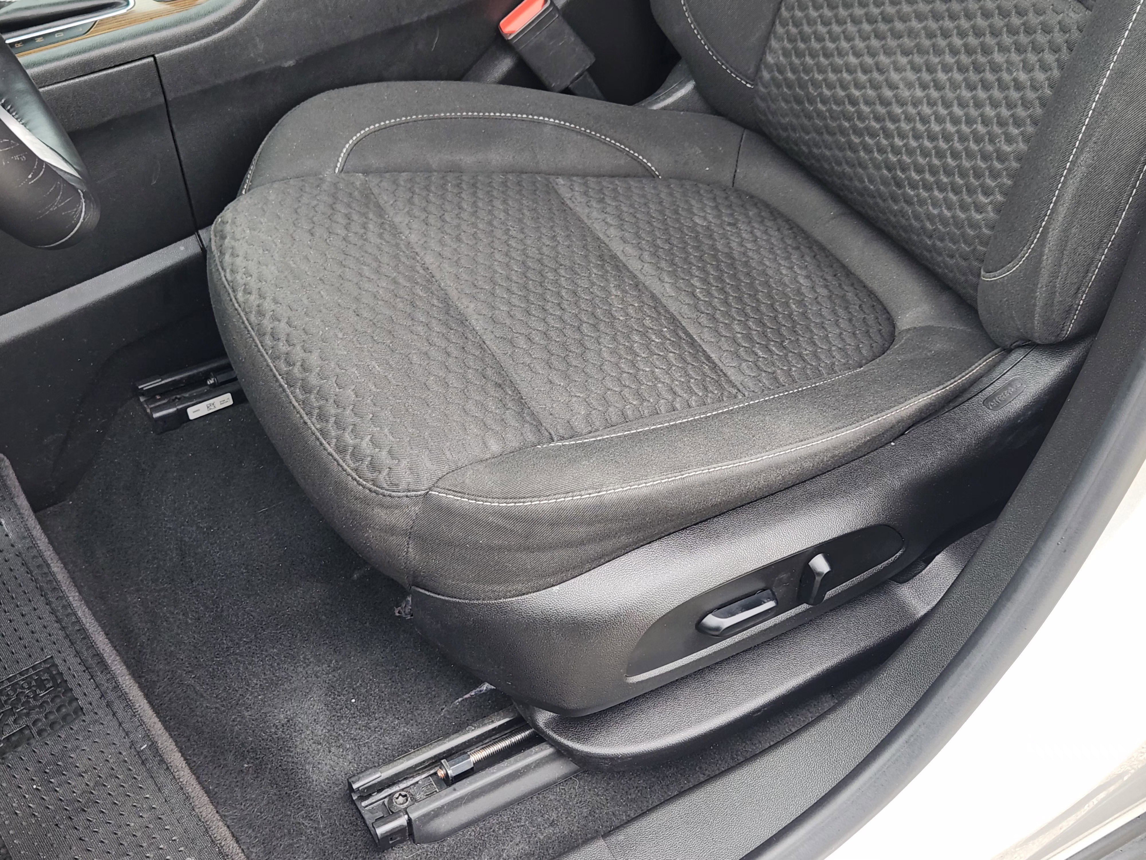 Used 2018 GMC Acadia SLE w/ Driver Alert Package I FWD image 24