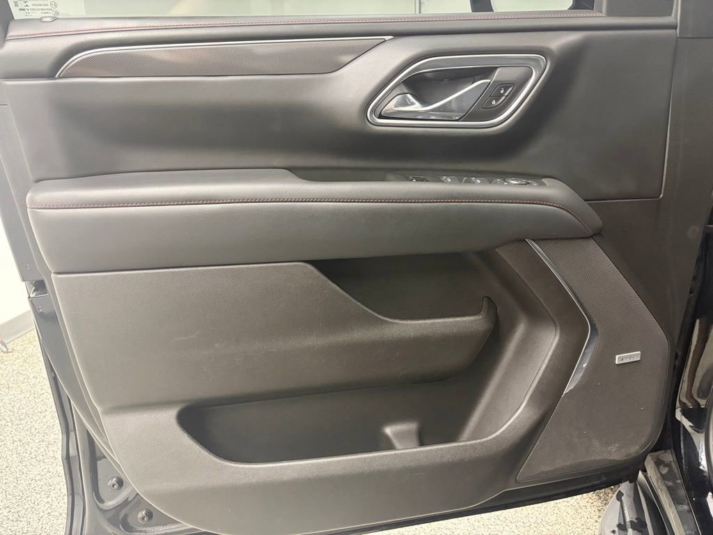 Used 2021 Chevrolet Tahoe RST w/ Luxury Package AWD/4WD image 8