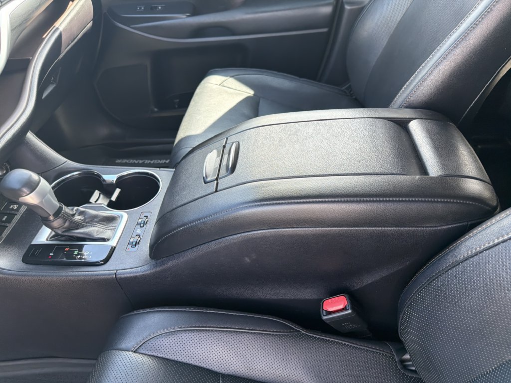 Used 2018 Toyota Highlander Limited AWD/4WD image 27