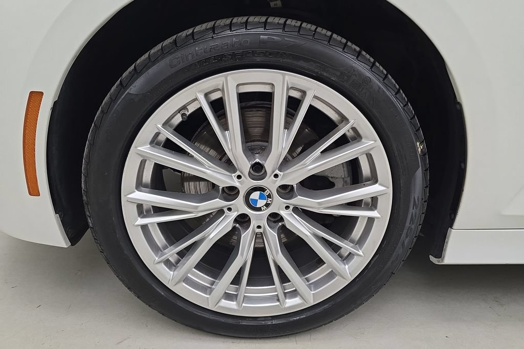 Certified 2023 BMW 330i xDrive Sedan w/ Driving Assistance Package AWD/4WD image 11