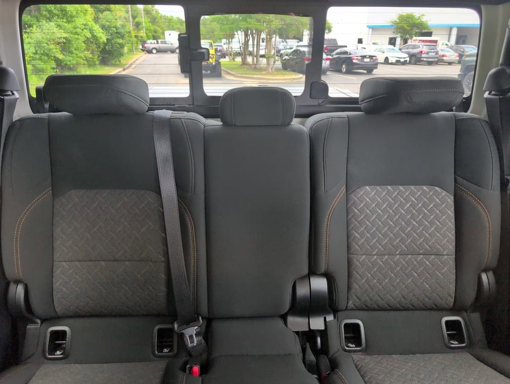 Used 2025 Jeep Gladiator Mojave w/ Convenience Group AWD/4WD image 30