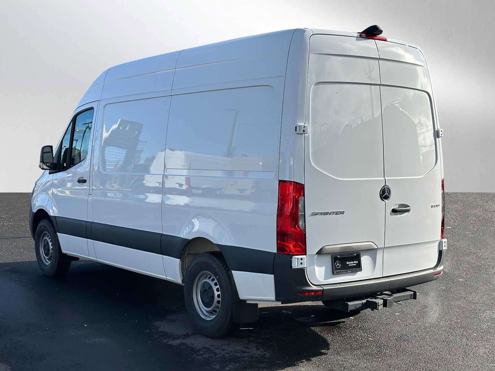 Used 2023 Mercedes-Benz Sprinter 1500 image 5