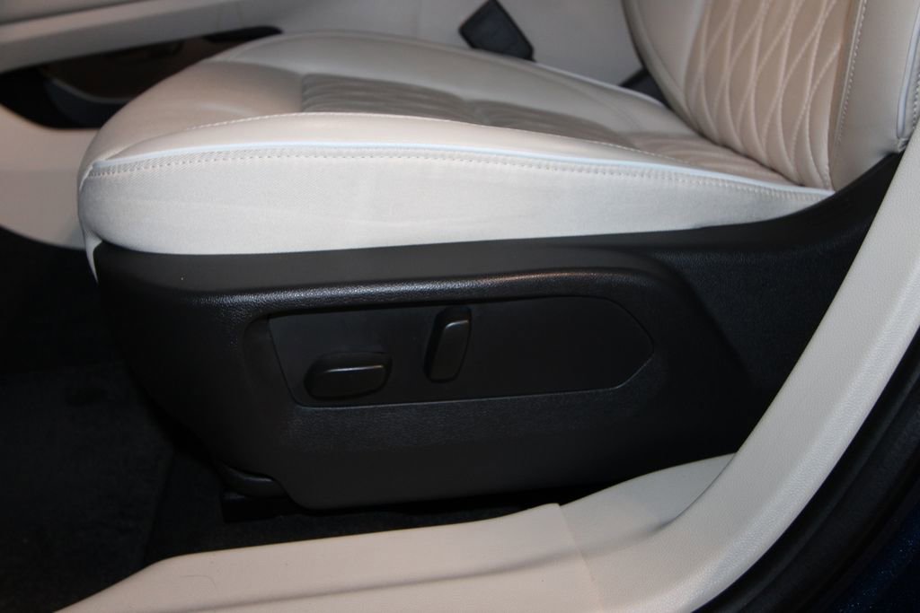 Used 2023 Buick Envision Avenir image 9