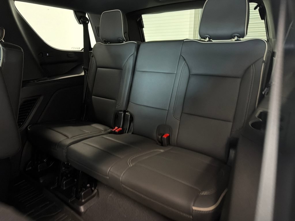 New 2026 GMC Yukon Elevation w/ Elevation Premium Package RWD image 15