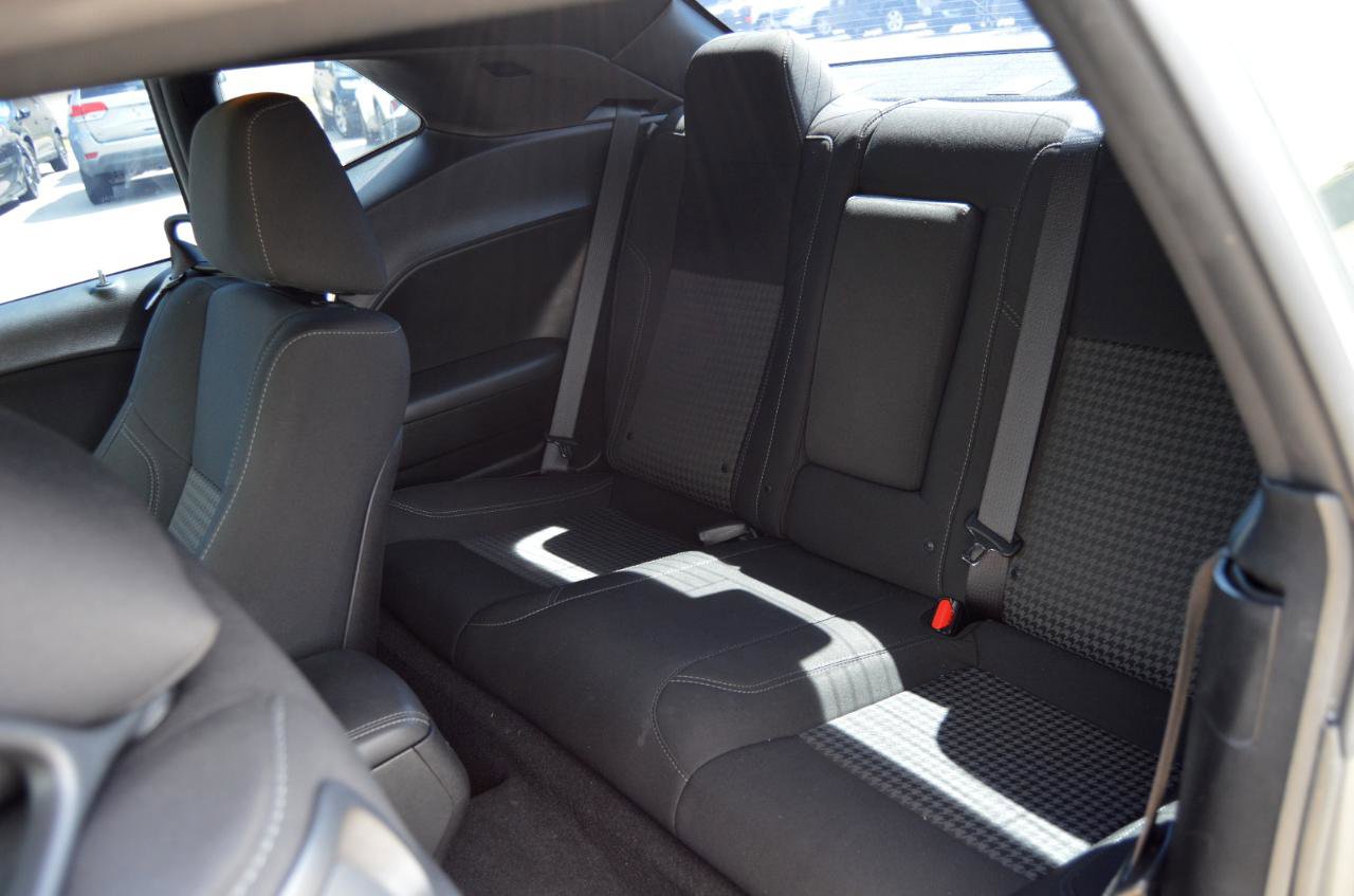 Used 2019 Dodge Challenger SXT RWD image 11