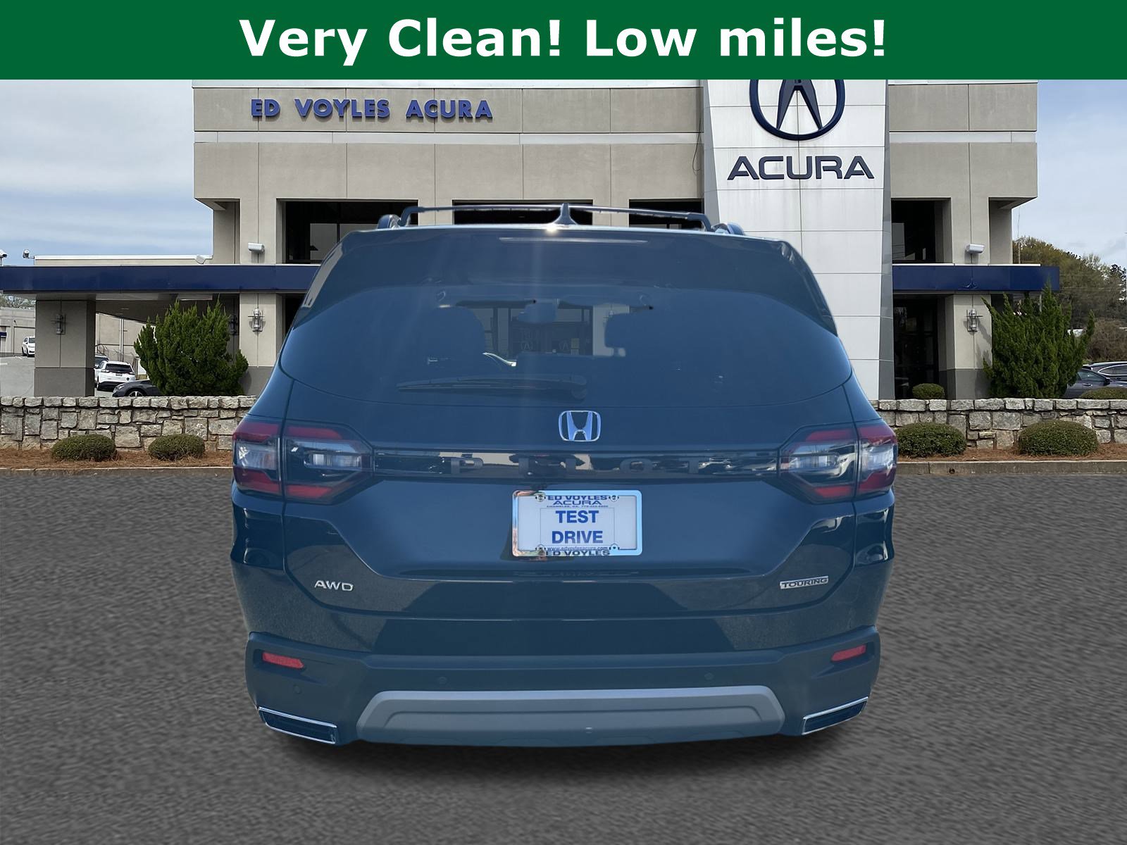 Used 2025 Honda Pilot Touring image 6